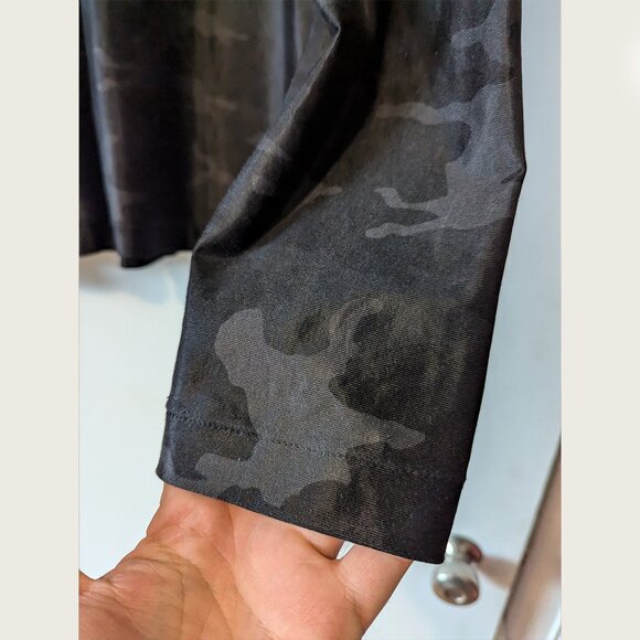 BLACK COMME DES GARÇONS - Camo technical t-shirt - Sz L - Picture 4 of 6